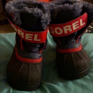 Sorel kids boots. New* never worn* size toddler 5